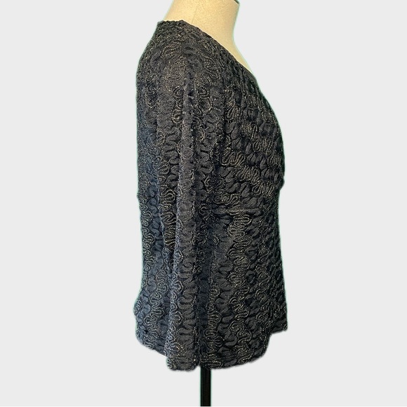 Macy’s Black Textured Faux V-Neck Lined 3/4 Sleeve Blouse Top Petite Medium ✨ - Picture 4 of 11